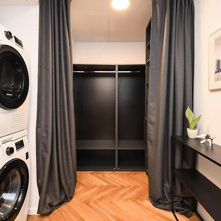Skypark Luxury Apartment With Skyline View & Free Parking Bratislava Ngoại thất bức ảnh
