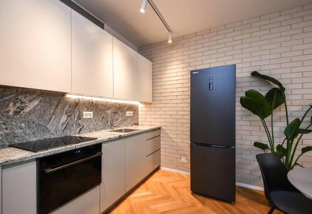 Skypark Luxury Apartment With Skyline View & Free Parking Bratislava Ngoại thất bức ảnh