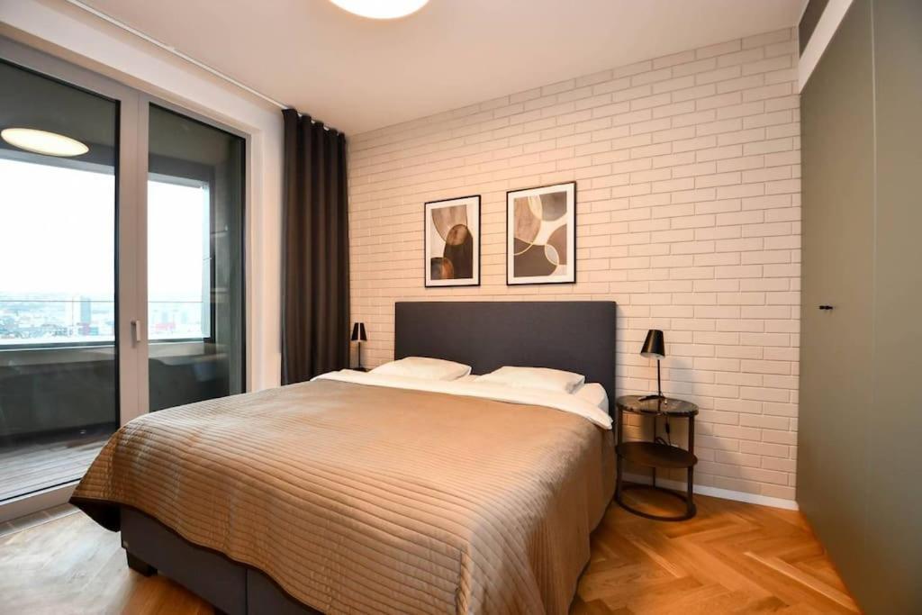 Skypark Luxury Apartment With Skyline View & Free Parking Bratislava Ngoại thất bức ảnh