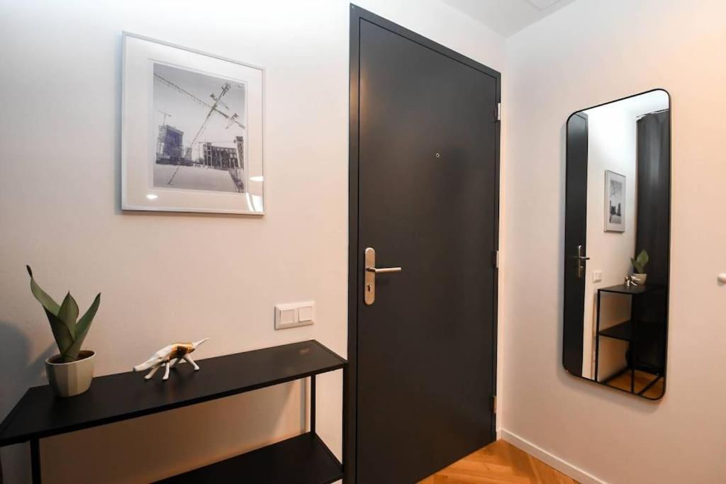 Skypark Luxury Apartment With Skyline View & Free Parking Bratislava Ngoại thất bức ảnh