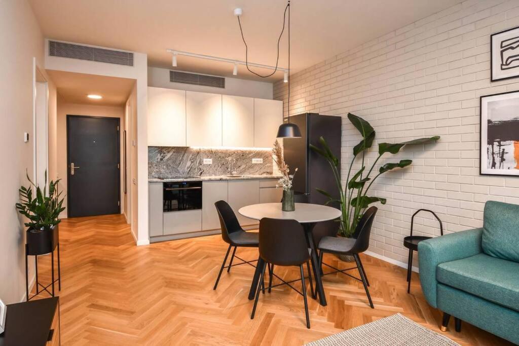 Skypark Luxury Apartment With Skyline View & Free Parking Bratislava Ngoại thất bức ảnh