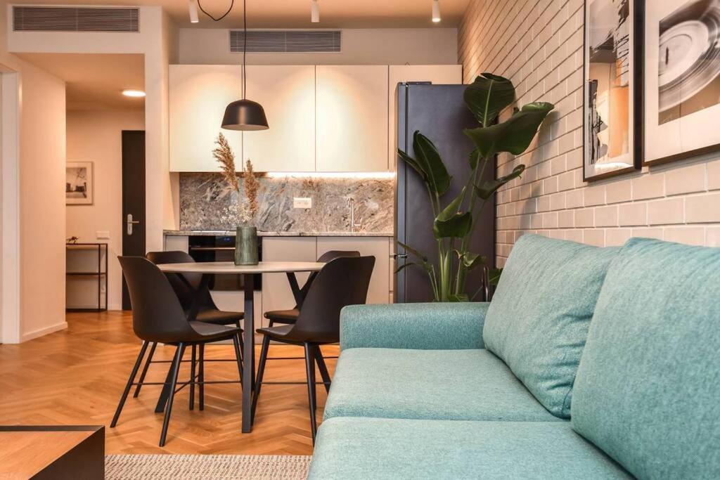 Skypark Luxury Apartment With Skyline View & Free Parking Bratislava Ngoại thất bức ảnh